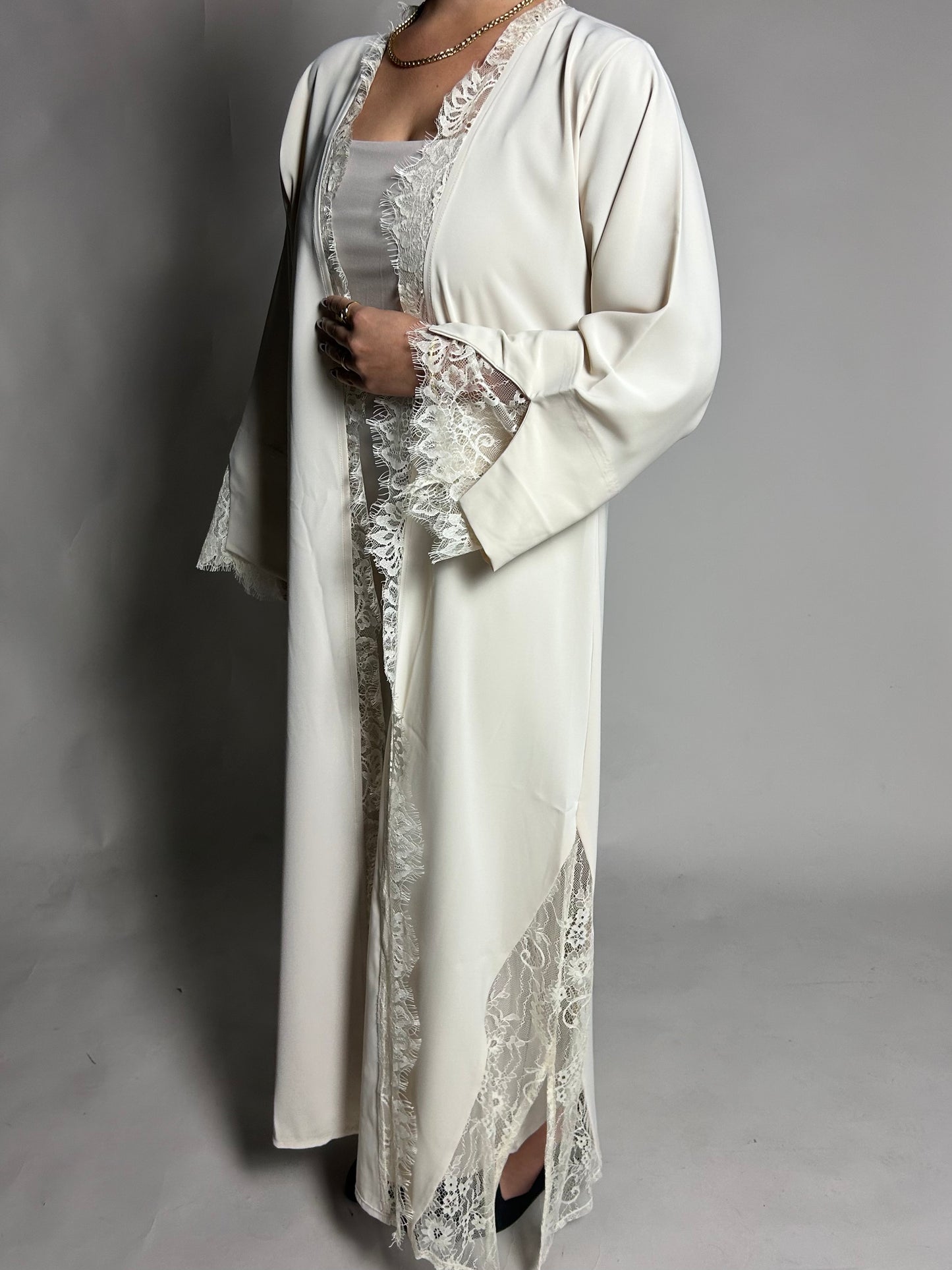 Cream split sleeve abaya with lace