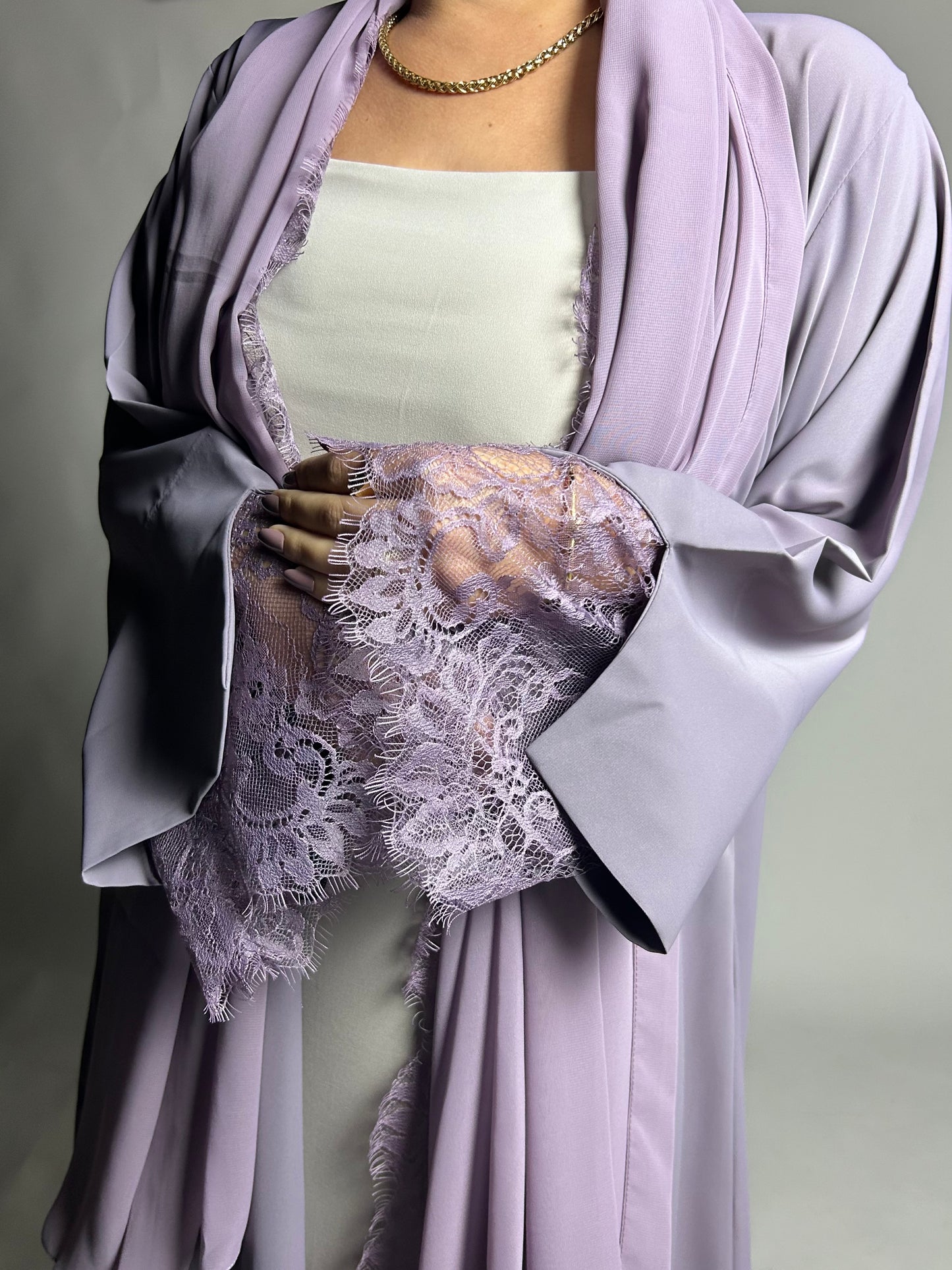 Lilac split sleeve abaya with lace
